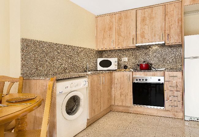 Apartment in Lloret de Mar - 2P53 - Cozy apartment for 4 people with pool located near the center and the beach of Fenals (Lloret de Mar) Apartment in Lloret de Mar - 2P53 - Cozy apartment for 4 people with pool located near the center and the beach of Fenals (Lloret de Mar)