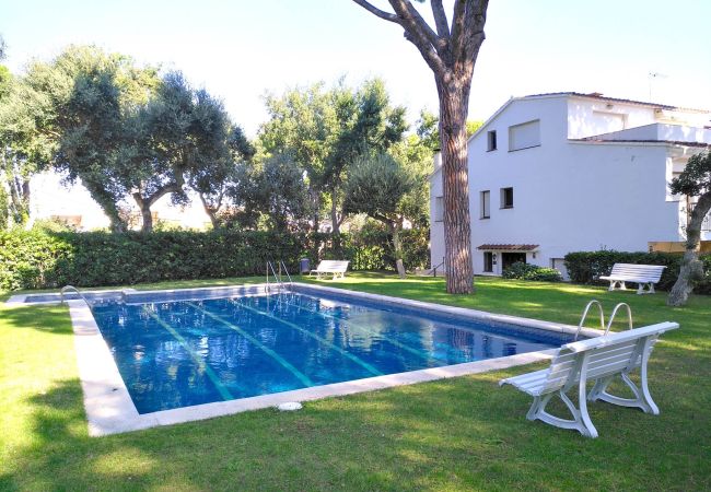 Villa in Calella de Palafrugell - 1PX 65 - Cozy house for 8 people with communal pool only 800m from the Calella de Palafrugell beach