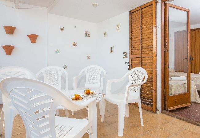 Apartment in Llafranc - 1PRU 01 -Basic apartment in the center of Llafranc on the second line of the sea with beautiful views of the beach