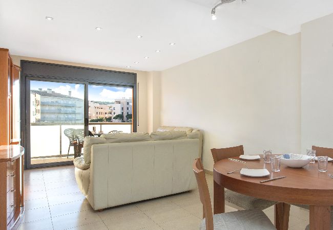 Apartment in Lloret de Mar - 2STACRIS - Cozy apartment for 4 people with terrace located in Lloret de Mar (Fenals), near the beach and the cente Apartment in Lloret de Mar - 2STACRIS - Cozy apartment for 4 people with terrace located in Lloret de Mar (Fenals), near the beach and the cente