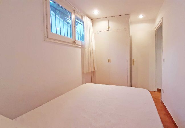 Bungalow in Llafranc - 1SIR 01 - Very simple 2 bedroom apartment located in a very quiet area only 200m from the  beach of Llafranc. Bungalow in Llafranc - 1SIR 01 - Very simple 2 bedroom apartment located in a very quiet area only 200m from the  beach of Llafranc.