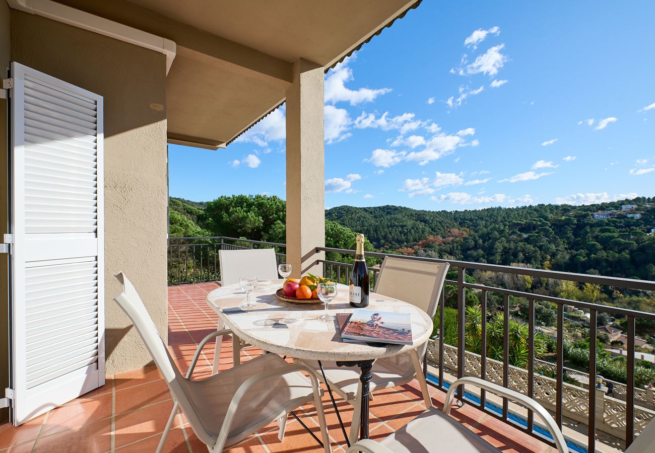 Villa in Lloret de Mar -  2SOPH01 - Cozy house with private pool for 8 people located in a very quiet residential area.