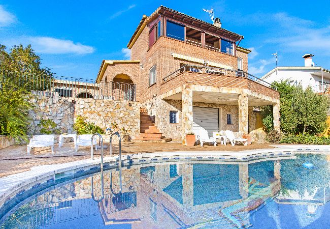 Villa in Vidreres - 2SOT01 - Nice house for 8 people with private pool located in a quiet residential area