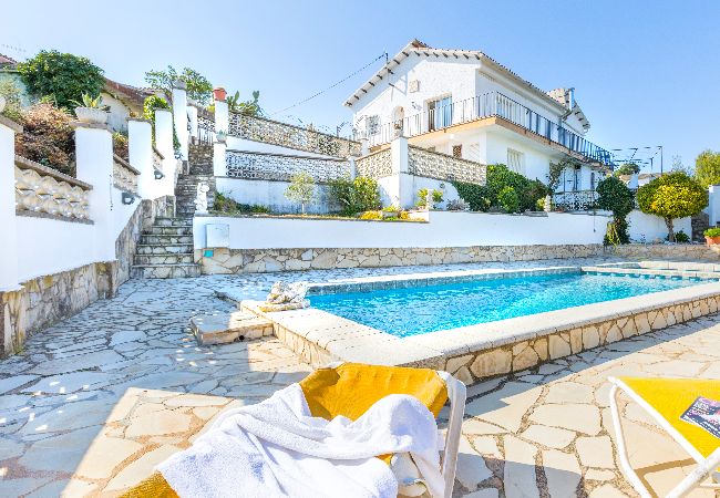 Villa in Lloret de Mar - 2TER01 - House with 3 bedrooms with private pool located in a very quiet residential area 7 kms from the beach of Lloret de Mar
