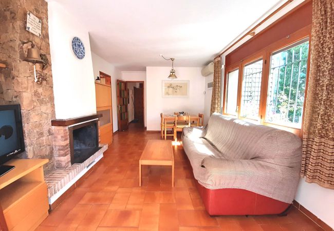 Apartment in Llafranc - 1AL 01 - Simple apartment with terrace near the beach of Llafranc Apartment in Llafranc - 1AL 01 - Simple apartment with terrace near the beach of Llafranc