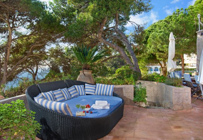 Villa in Lloret de Mar - 2CANY01 - Spectacular luxury house with private outdoor and indoor pool, located in a privileged area on the cliff of Cala Canyelles with magnificent views of the sea