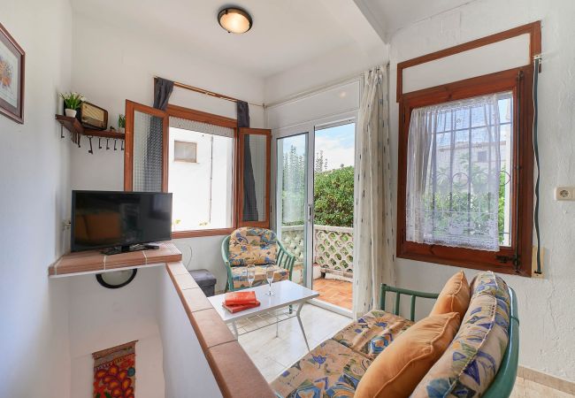 Apartment in Calella de Palafrugell - 1AUR 01 - Two-bedroom apartment with terrace near the beach of Calella de Palafrugell Apartment in Calella de Palafrugell - 1AUR 01 - Two-bedroom apartment with terrace near the beach of Calella de Palafrugell