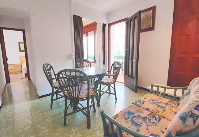 Apartment in Calella de Palafrugell - 1 LLAD 2 - Apartment with terrace near the beach of Calella de Palafrugell Apartment in Calella de Palafrugell - 1 LLAD 2 - Apartment with terrace near the beach of Calella de Palafrugell