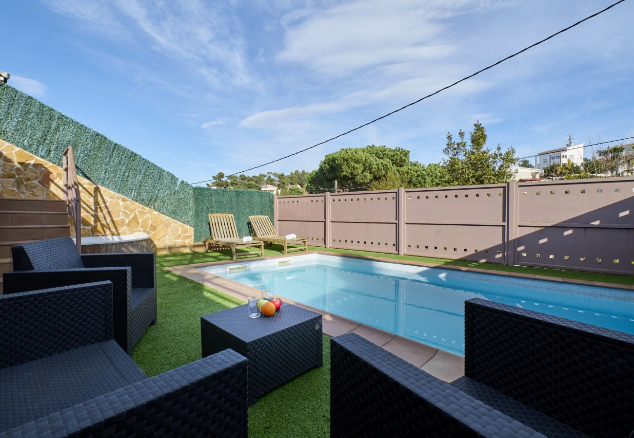 Villa in Lloret de Mar - 02FER1 - House with private pool in a quiet area