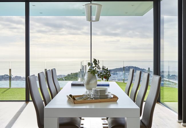 Villa in Lloret de Mar - Can Iberia - Spectacular contemporary style villa in Lloret de Mar Villa in Lloret de Mar - Can Iberia - Spectacular contemporary style villa in Lloret de Mar