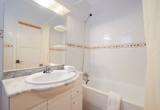 Apartment in Calella de Palafrugell - 1AUR 04 - 3 bedroom apartment with terrace near the beach of Calella de Palafrugell Apartment in Calella de Palafrugell - 1AUR 04 - 3 bedroom apartment with terrace near the beach of Calella de Palafrugell