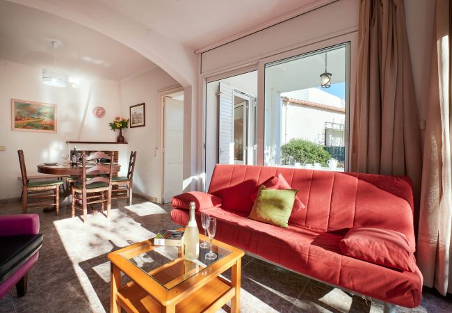Apartment in Calella de Palafrugell - 1AUR 04 - 3 bedroom apartment with terrace near the beach of Calella de Palafrugell Apartment in Calella de Palafrugell - 1AUR 04 - 3 bedroom apartment with terrace near the beach of Calella de Palafrugell