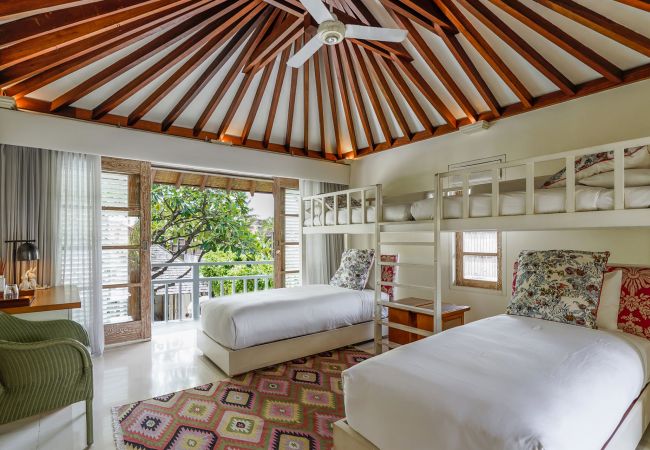 Villa in Seminyak - Jajaliluna- Luxury house near the beach in Bali Villa in Seminyak - Jajaliluna- Luxury house near the beach in Bali