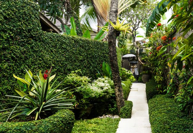 Villa in Seminyak - Jajaliluna- Luxury house near the beach in Bali Villa in Seminyak - Jajaliluna- Luxury house near the beach in Bali