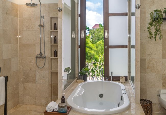 Villa in Kuta - Adenium - Villa with pool near the beach in Bali Villa in Kuta - Adenium - Villa with pool near the beach in Bali