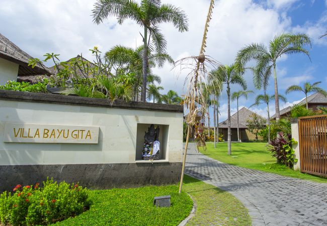 Villa in Sukawati - Bayu Gita Beach Front