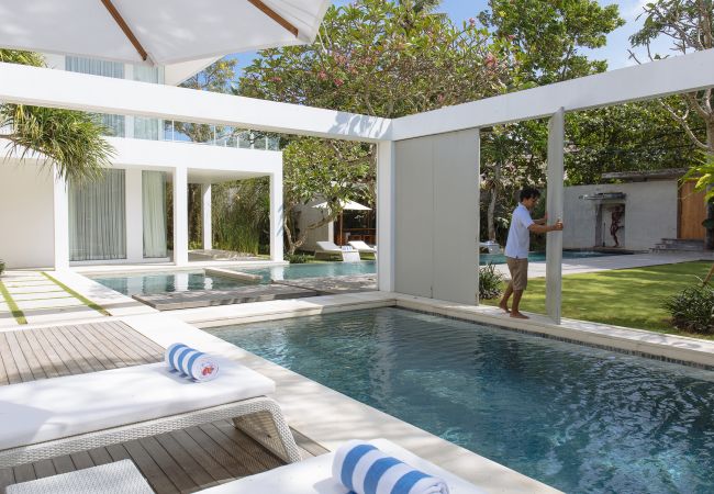 Villa in Canggu - Canggu North - Spectacular house with pool near the beach in Bali Villa in Canggu - Canggu North - Spectacular house with pool near the beach in Bali