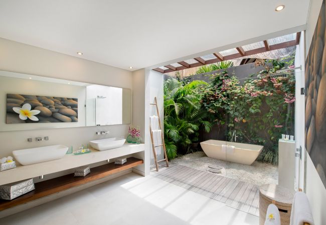 Villa in Seminyak - The layar - Four bedroom villa Villa in Seminyak - The layar - Four bedroom villa