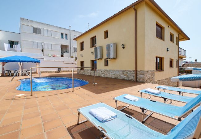 Villa in Blanes - 2MARINA01 - House with a private pool in a residencial area