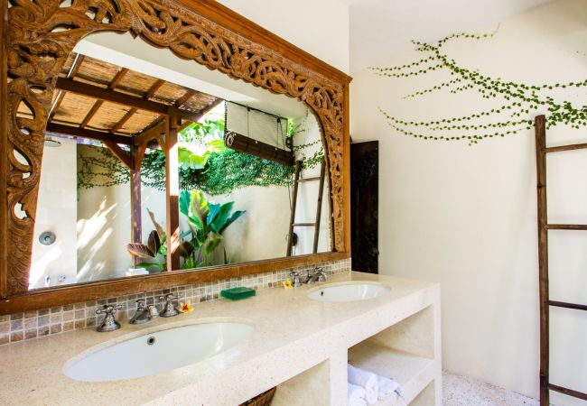 Villa in Canggu - Gembira - 2 bedroom house with pool near Bali beach