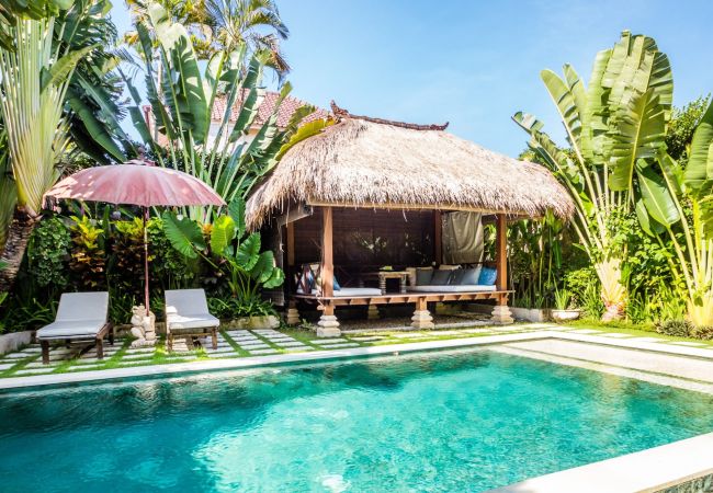 Villa in Canggu - Gembira - 2 bedroom house with pool near Bali beach