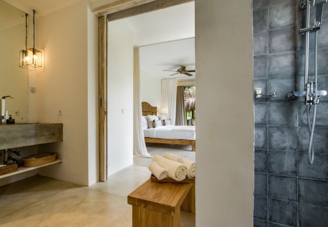 Villa in Kerobokan - Alea Estate- Spectacular villa for 18 people with pool in Bali Villa in Kerobokan - Alea Estate- Spectacular villa for 18 people with pool in Bali