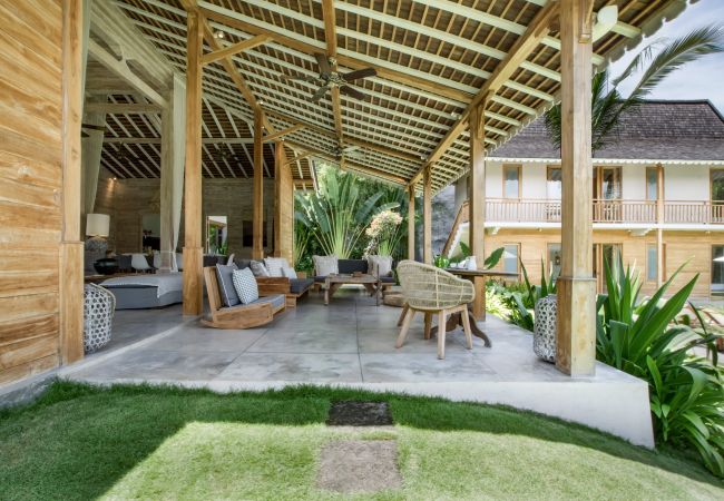 Villa in Kerobokan - Alea Estate- Spectacular villa for 18 people with pool in Bali Villa in Kerobokan - Alea Estate- Spectacular villa for 18 people with pool in Bali