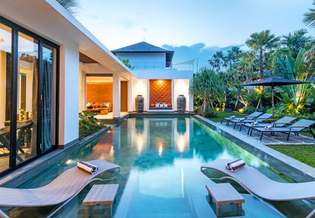 Villa in Kerobokan - Castil di Udara - 4 bedroom villa with pool in Bali Villa in Kerobokan - Castil di Udara - 4 bedroom villa with pool in Bali