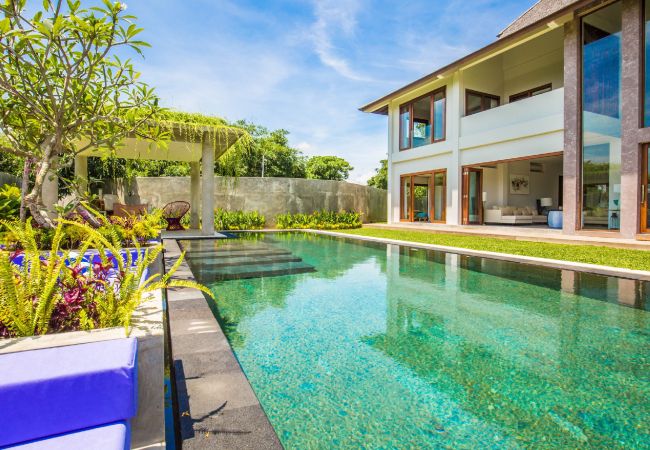 Villa in Sanur - Delphino- Spectacular villa for 10 people with sea views near Bali beach
