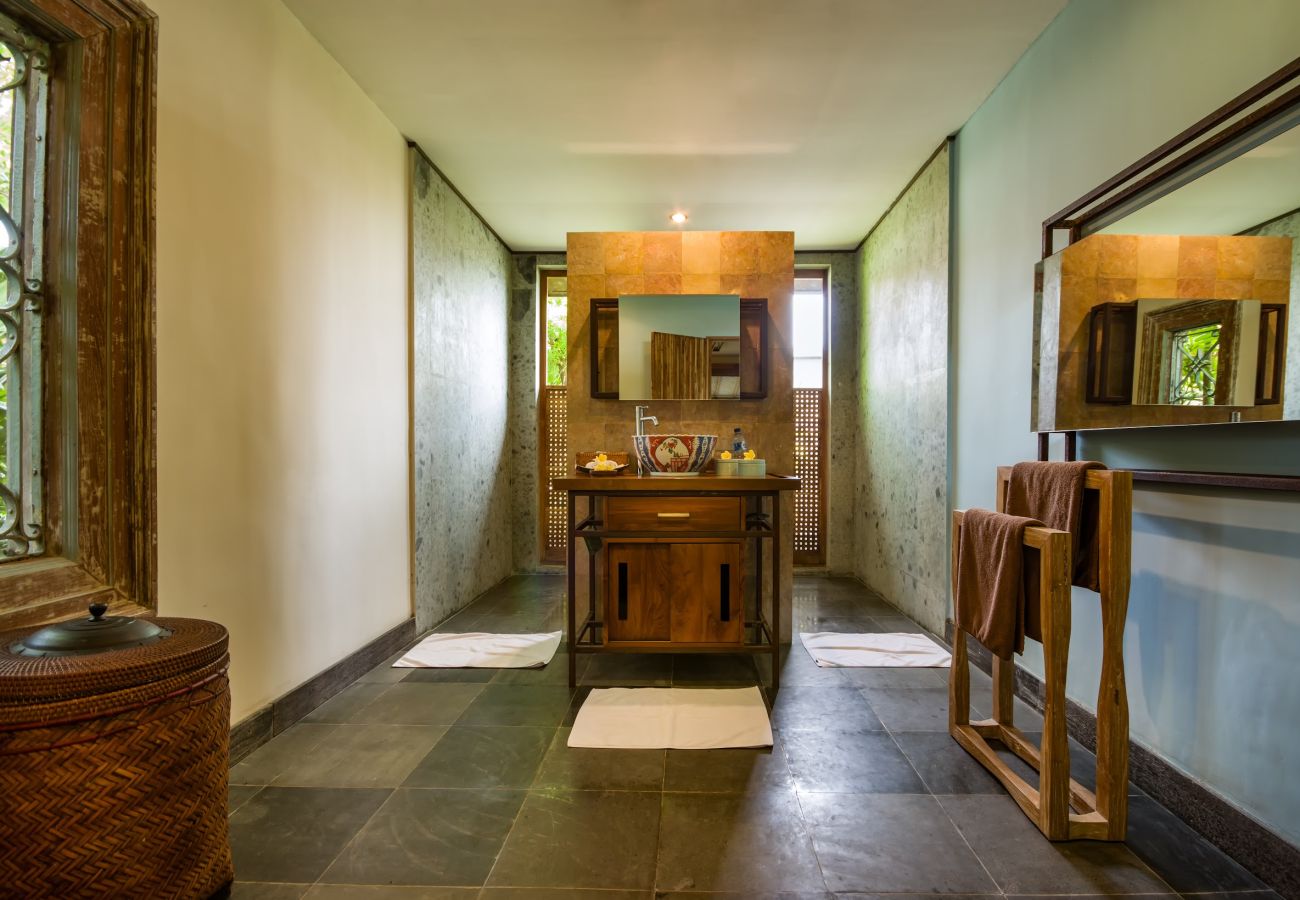 Villa in Canggu - Desa Roro Estate- Spectacular 7 bedroom villa near Bali beach