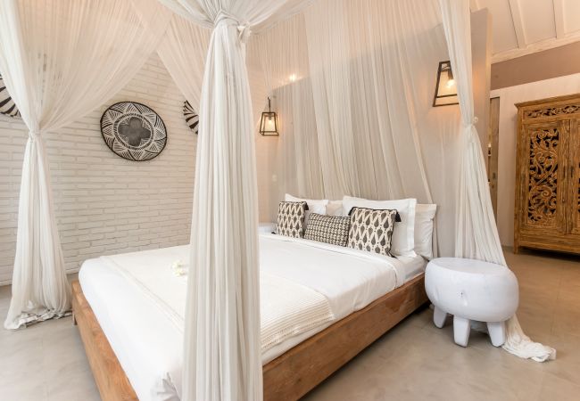 Villa in Kerobokan - Little Manao - Beautiful 4 bedroom house with pool in Bali Villa in Kerobokan - Little Manao - Beautiful 4 bedroom house with pool in Bali