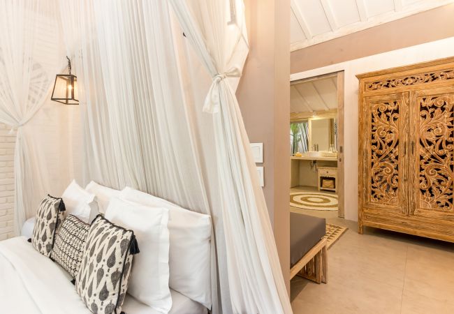 Villa in Kerobokan - Little Manao - Beautiful 4 bedroom house with pool in Bali Villa in Kerobokan - Little Manao - Beautiful 4 bedroom house with pool in Bali