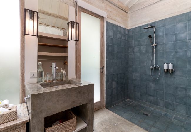 Villa in Kerobokan - Little Manao - Beautiful 4 bedroom house with pool in Bali Villa in Kerobokan - Little Manao - Beautiful 4 bedroom house with pool in Bali