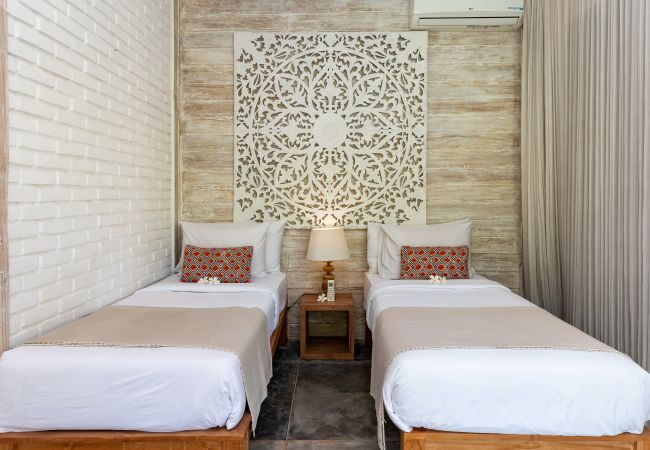 Villa in Kerobokan - Little Manao - Beautiful 4 bedroom house with pool in Bali Villa in Kerobokan - Little Manao - Beautiful 4 bedroom house with pool in Bali