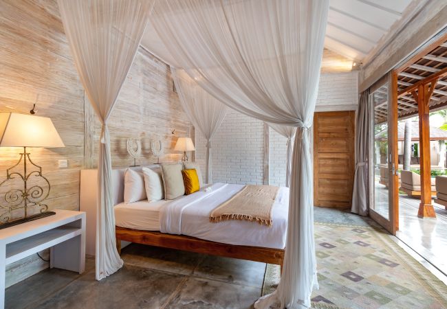 Villa in Kerobokan - Little Manao - Beautiful 4 bedroom house with pool in Bali Villa in Kerobokan - Little Manao - Beautiful 4 bedroom house with pool in Bali