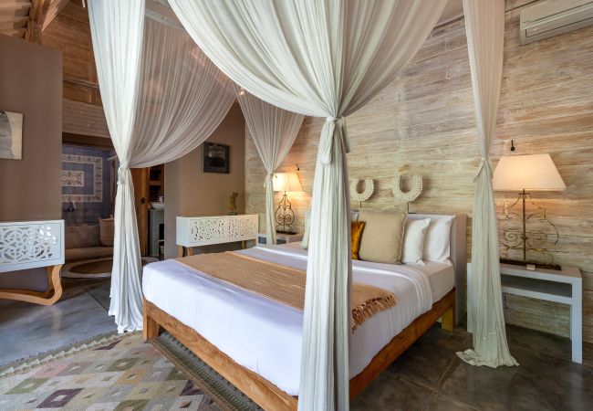 Villa in Kerobokan - Little Manao - Beautiful 4 bedroom house with pool in Bali Villa in Kerobokan - Little Manao - Beautiful 4 bedroom house with pool in Bali