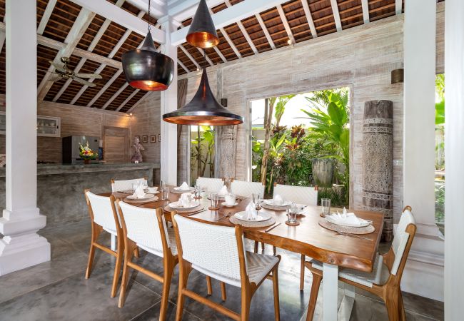 Villa in Kerobokan - Little Manao - Beautiful 4 bedroom house with pool in Bali Villa in Kerobokan - Little Manao - Beautiful 4 bedroom house with pool in Bali