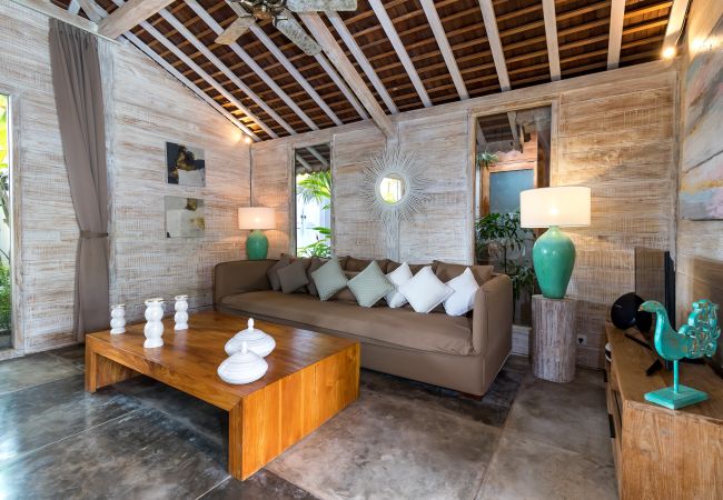 Villa in Kerobokan - Little Manao - Beautiful 4 bedroom house with pool in Bali Villa in Kerobokan - Little Manao - Beautiful 4 bedroom house with pool in Bali