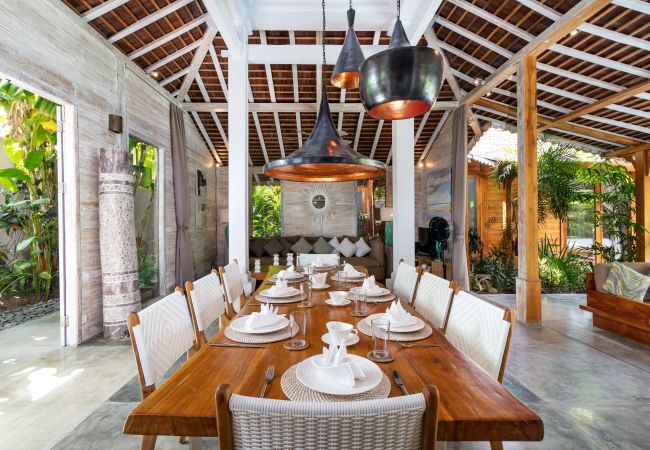 Villa in Kerobokan - Little Manao - Beautiful 4 bedroom house with pool in Bali Villa in Kerobokan - Little Manao - Beautiful 4 bedroom house with pool in Bali