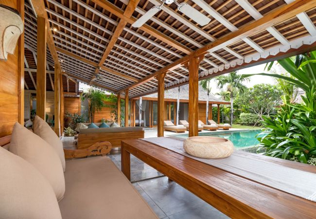 Villa in Kerobokan - Little Manao - Beautiful 4 bedroom house with pool in Bali Villa in Kerobokan - Little Manao - Beautiful 4 bedroom house with pool in Bali