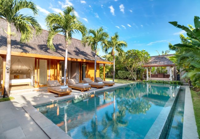 Villa in Kerobokan - Little Manao - Beautiful 4 bedroom house with pool in Bali Villa in Kerobokan - Little Manao - Beautiful 4 bedroom house with pool in Bali