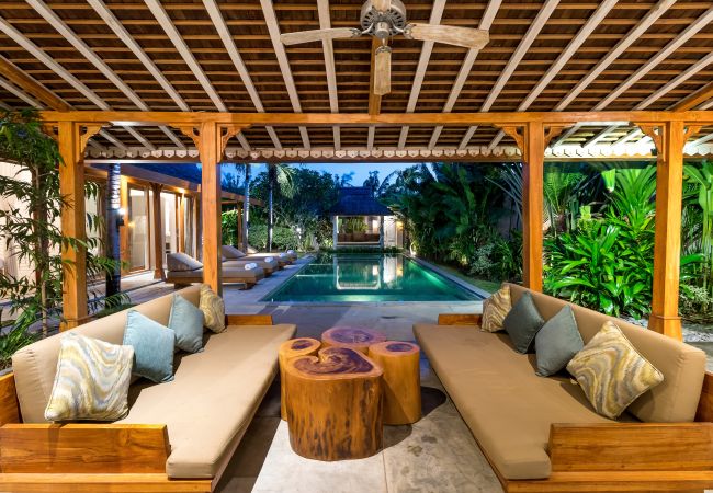 Villa in Kerobokan - Little Manao - Beautiful 4 bedroom house with pool in Bali Villa in Kerobokan - Little Manao - Beautiful 4 bedroom house with pool in Bali