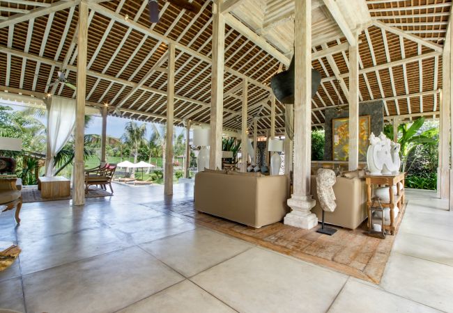 Villa in Kerobokan - Mannao - Spectacular 8 bedroom villa with pool in Bali Villa in Kerobokan - Mannao - Spectacular 8 bedroom villa with pool in Bali