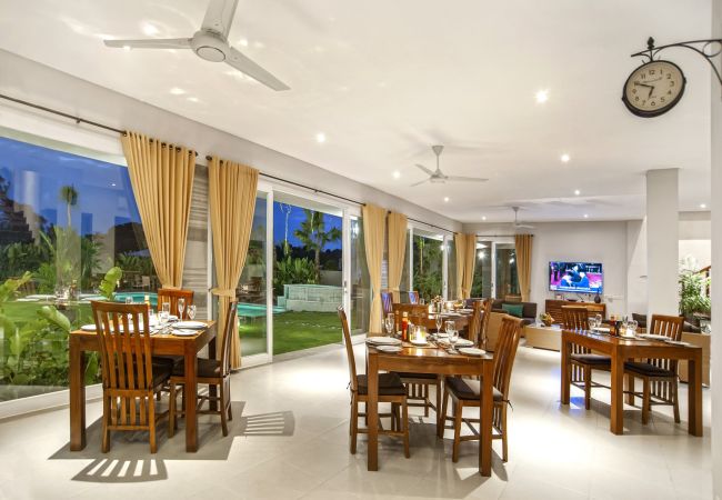 Villa in Canggu - Yenian- 5 bedroom house with pool in Bali Villa in Canggu - Yenian- 5 bedroom house with pool in Bali