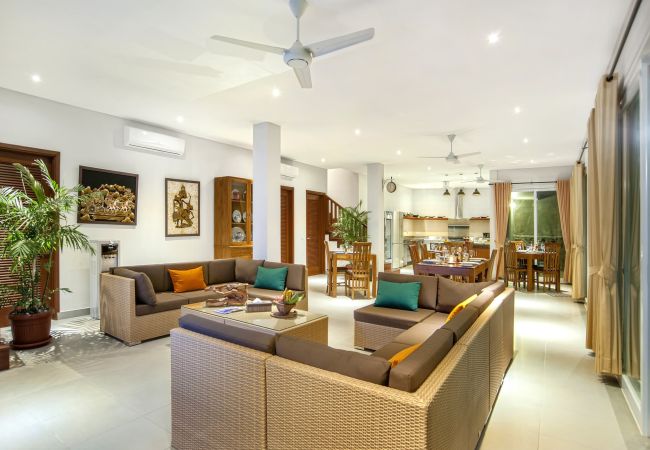Villa in Canggu - Yenian- 5 bedroom house with pool in Bali Villa in Canggu - Yenian- 5 bedroom house with pool in Bali