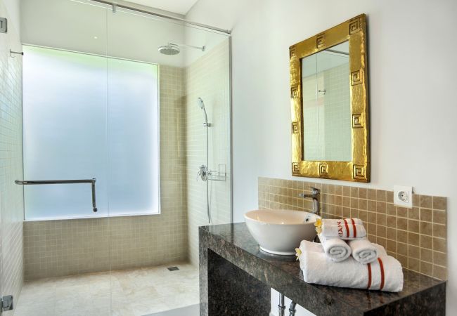 Villa in Canggu - Yenian- 5 bedroom house with pool in Bali Villa in Canggu - Yenian- 5 bedroom house with pool in Bali