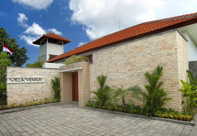 Villa in Canggu - Yenian- 5 bedroom house with pool in Bali Villa in Canggu - Yenian- 5 bedroom house with pool in Bali