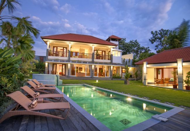 Villa in Canggu - Yenian- 5 bedroom house with pool in Bali Villa in Canggu - Yenian- 5 bedroom house with pool in Bali
