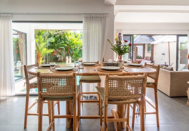 Villa in Seminyak - Wiana- Villa for 6 people with pool near Bali beach