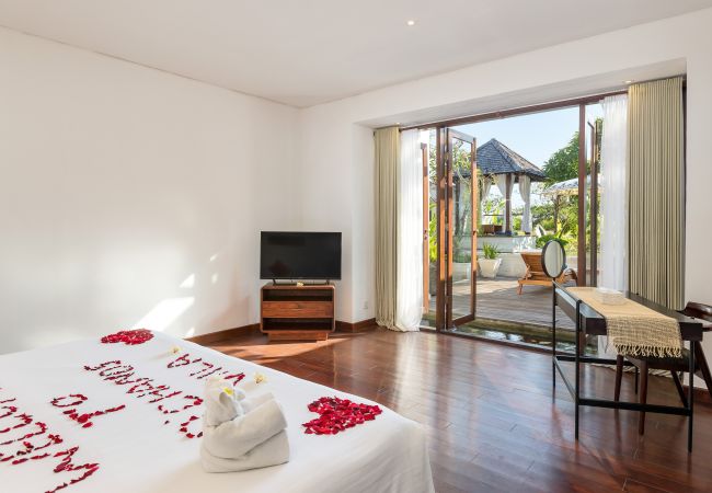 Villa in Seminyak - The chands two A- 2 bedroom frontline villa with stunning Bali sea views Villa in Seminyak - The chands two A- 2 bedroom frontline villa with stunning Bali sea views